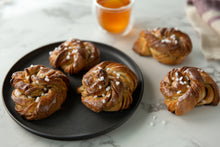 Load image into Gallery viewer, Cardamom Knots Class