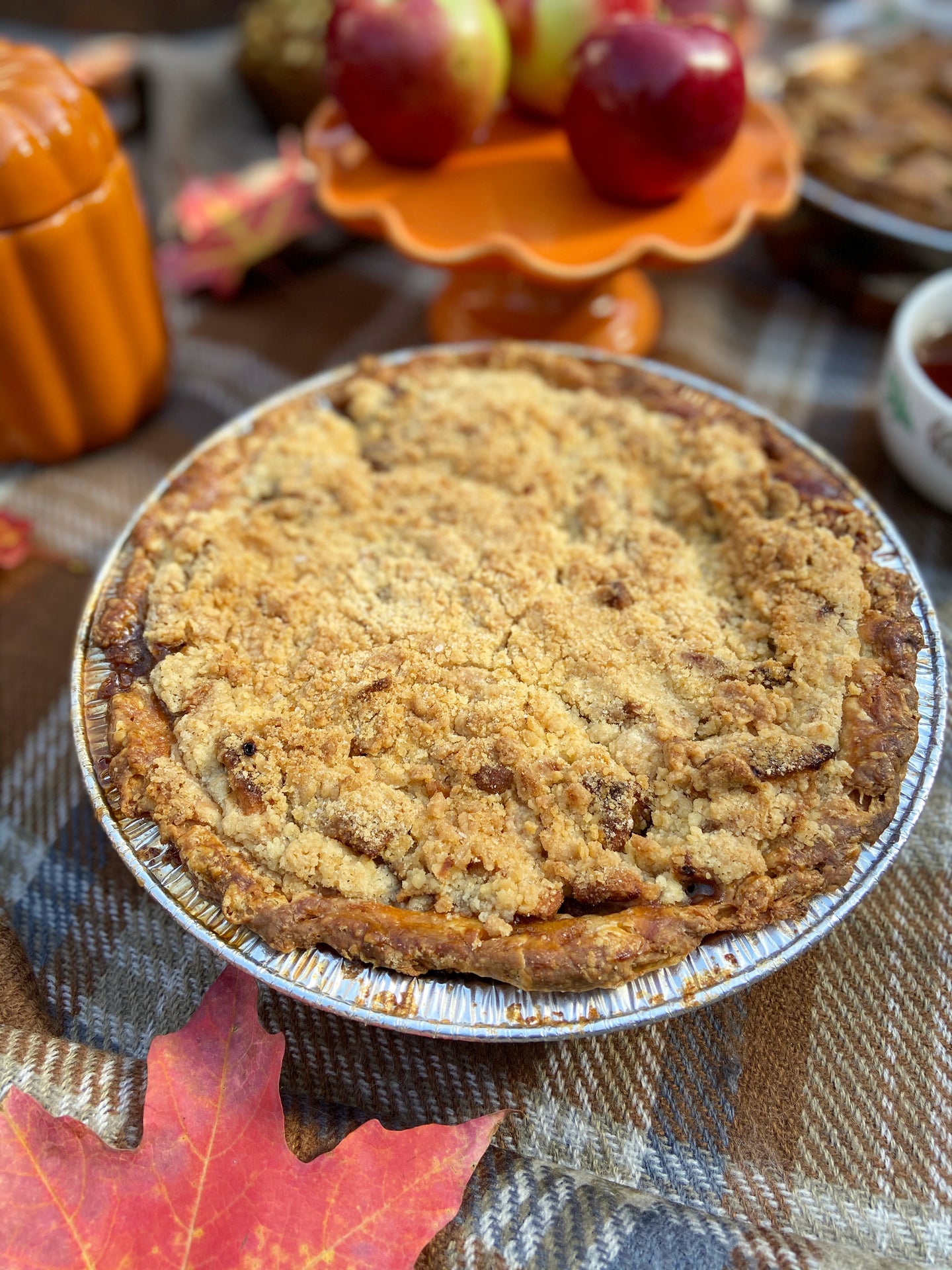 Apple streusel pie