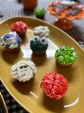 Load image into Gallery viewer, Creepy Creature Cupcakes
